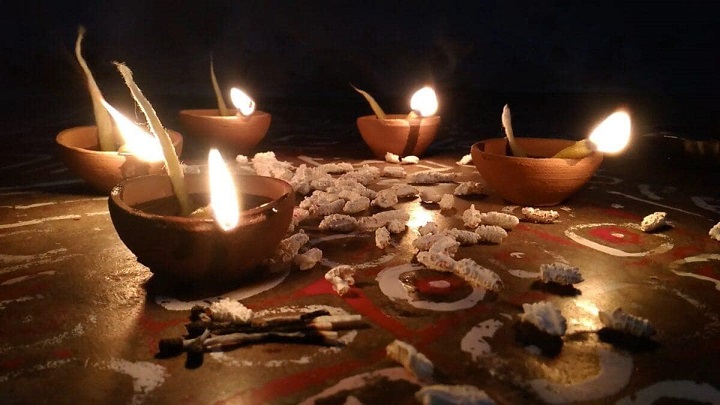 Mum Büyüsü Yapan Medyum